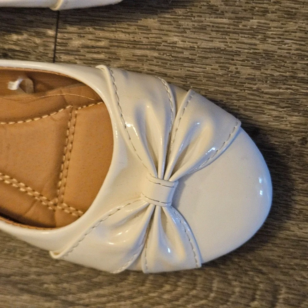 Engreida's Girls‎ White Bow Round Toe Ballet Flats Slip On Size 33